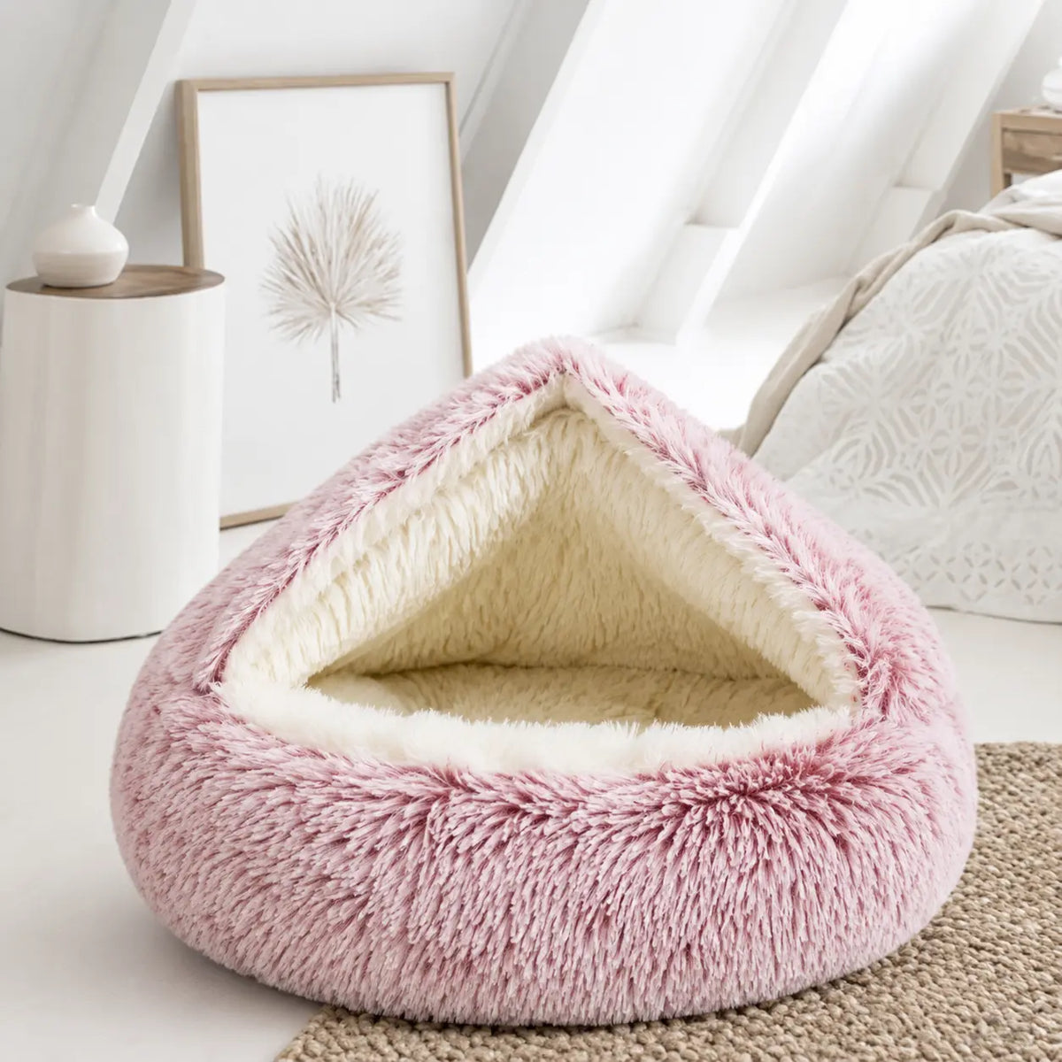 Plush calming pet bed for cats & dogs