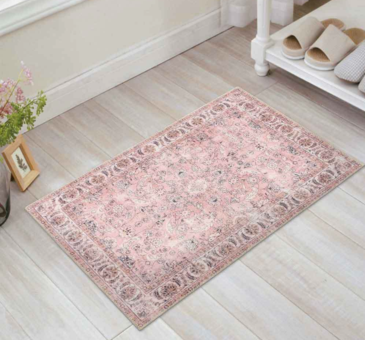 Pet-friendly rug for dogs and cats